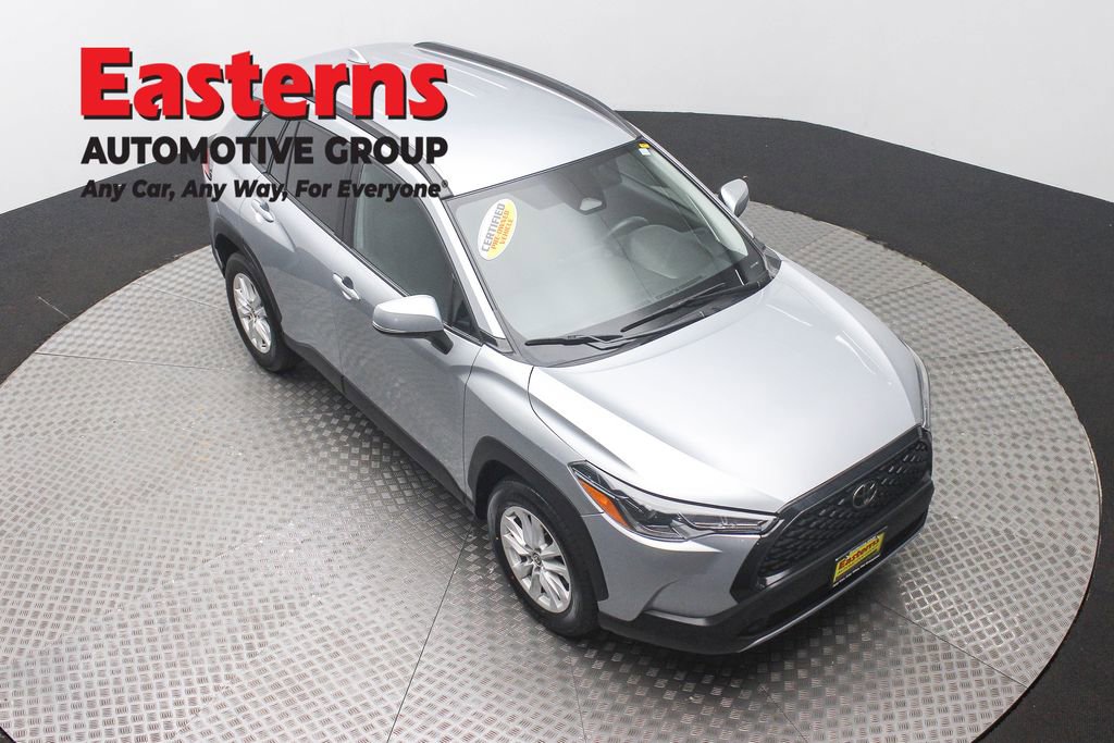 Used 2024 Toyota Corolla Cross LE image 3