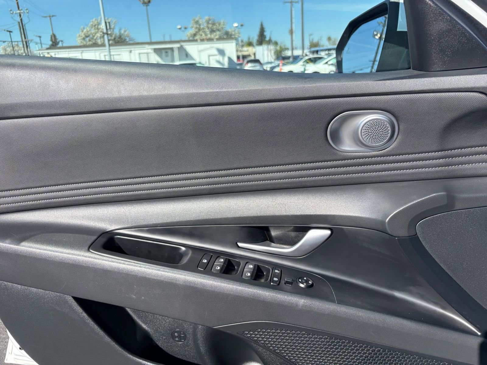 Used 2025 Hyundai Elantra SEL FWD image 18