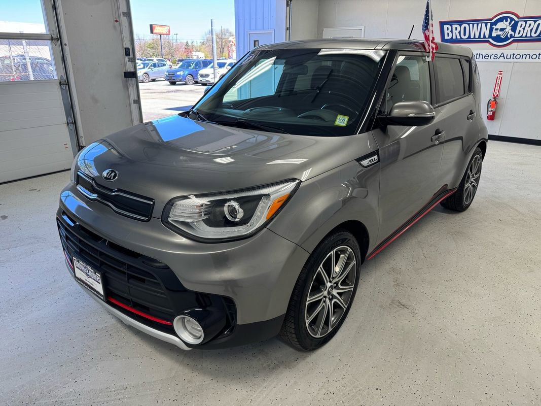 Used 2018 Kia Soul ! w/ Tech Package FWD image 2