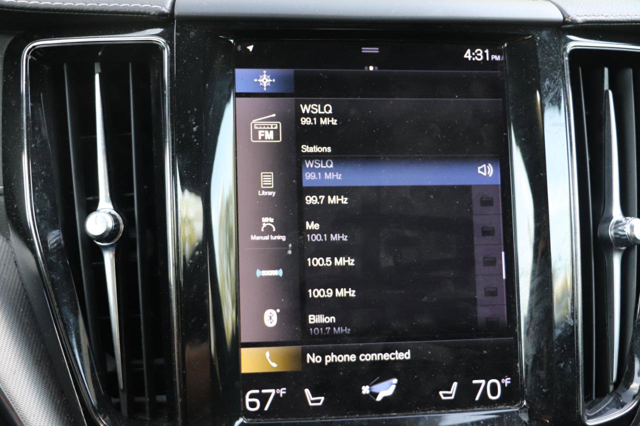 Used 2021 Volvo XC60 T5 R-Design w/ Advanced Package image 26