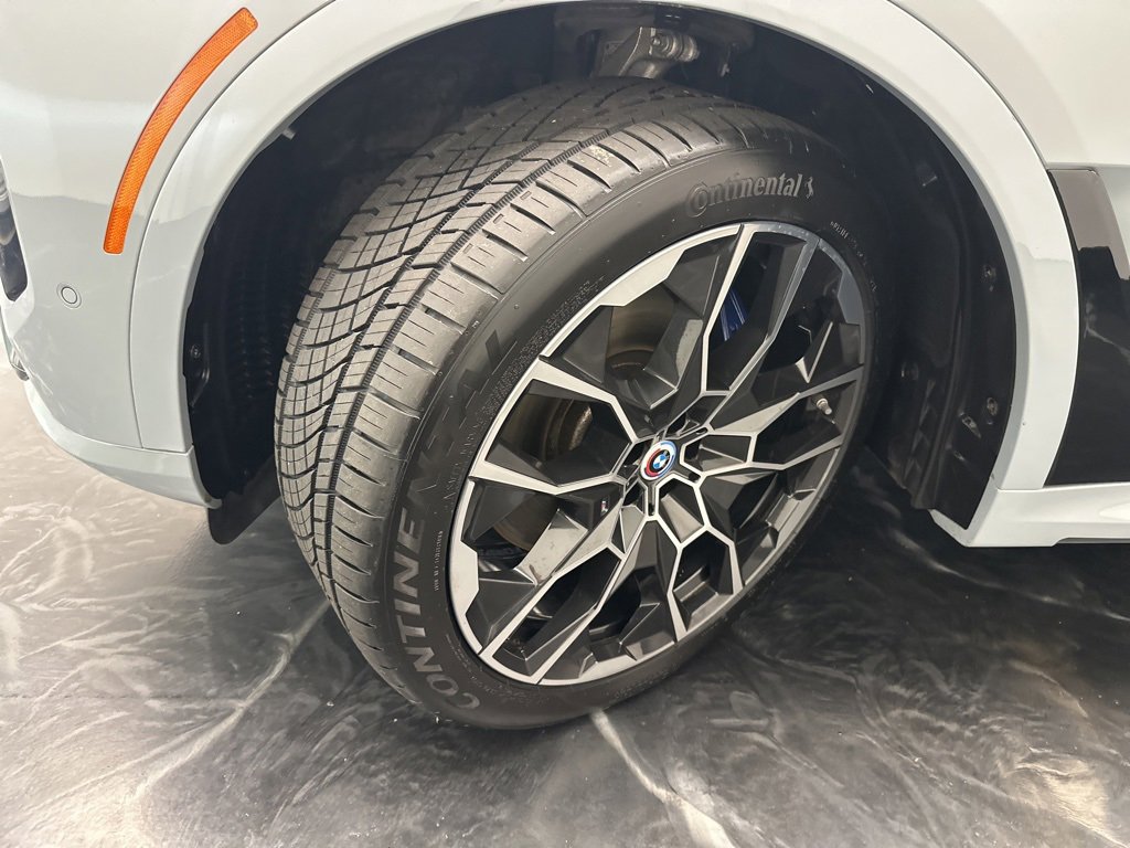 Used 2023 BMW X7 M60i w/ Executive Package image 45
