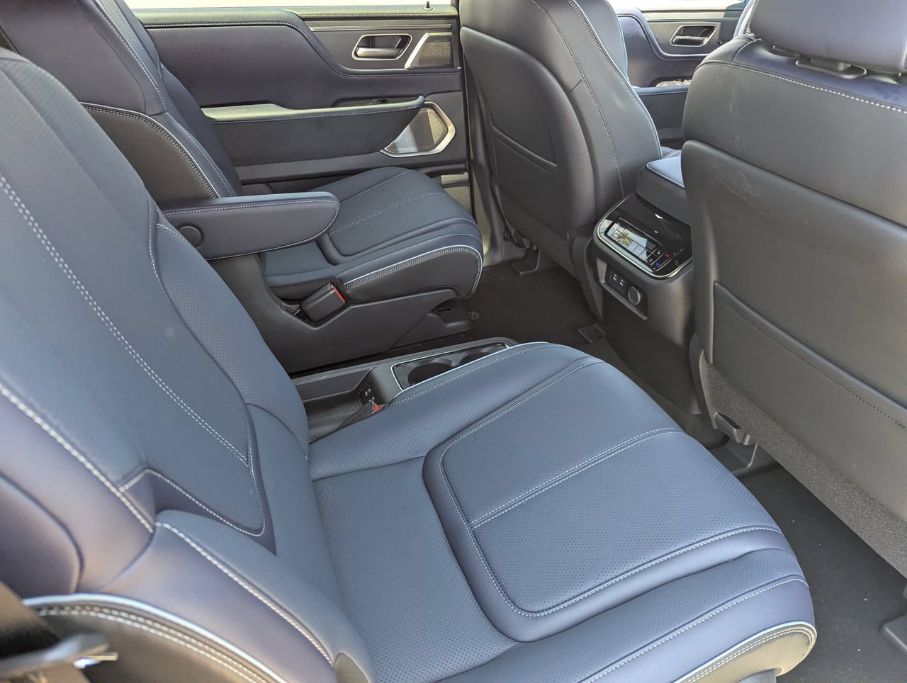 New 2027 INFINITI QX80 Sensory w/ Sport Exterior Package AWD/4WD image 24