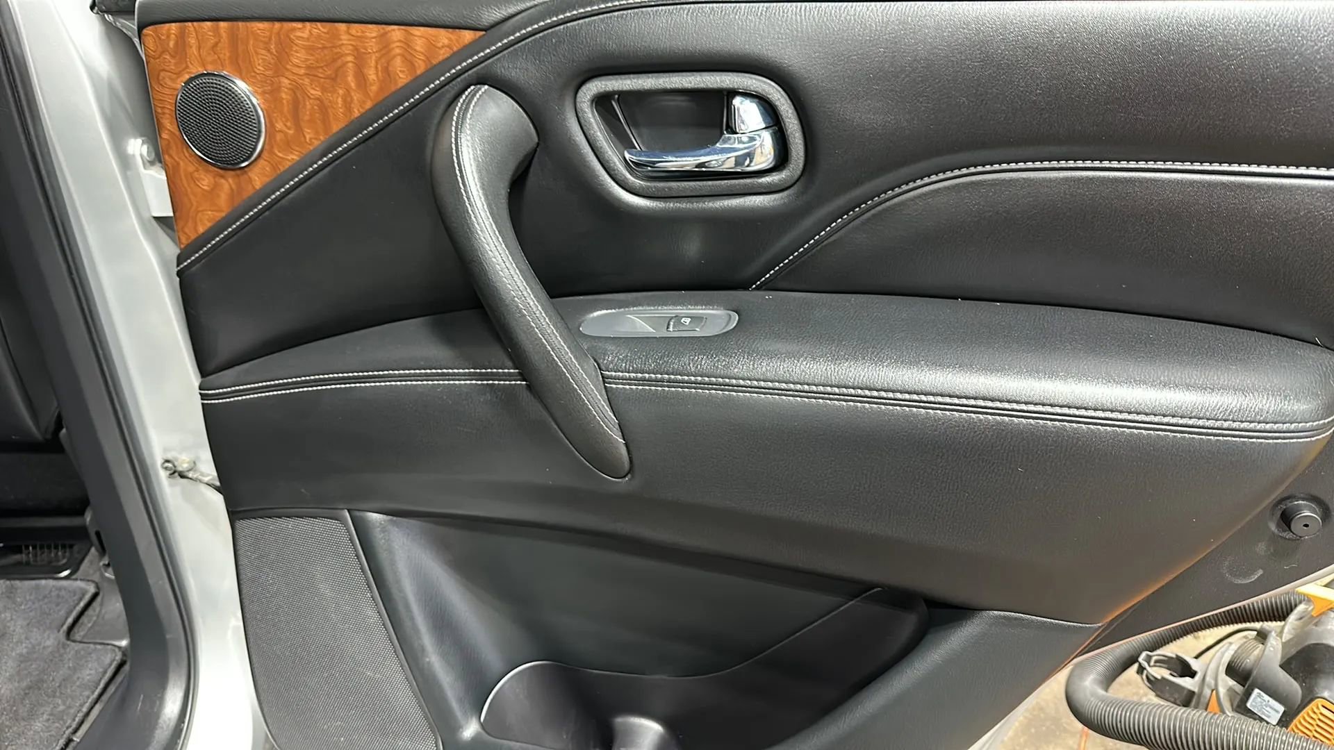 Used 2019 INFINITI QX80 Luxe image 19