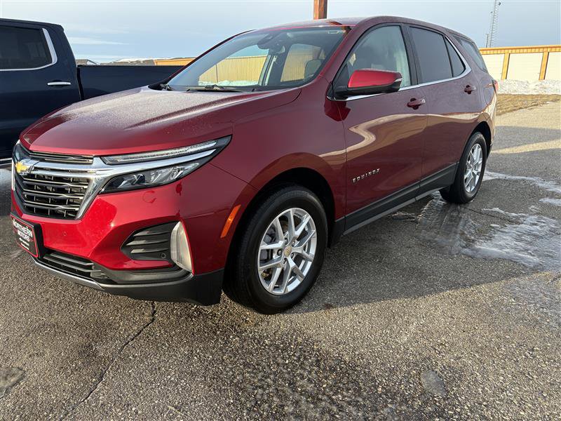 Used 2023 Chevrolet Equinox LT image 2