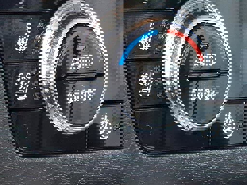 New 2026 Mitsubishi Outlander SEL image 9