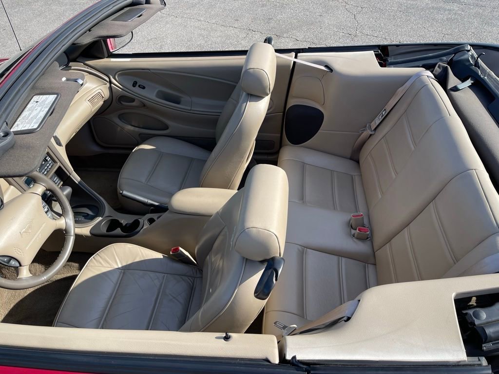 Used 2000 Ford Mustang Convertible RWD image 13