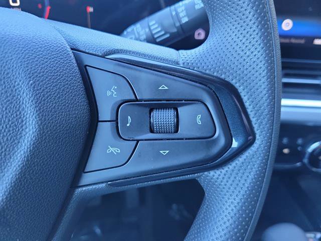 Used 2025 Chevrolet Trax LT image 16