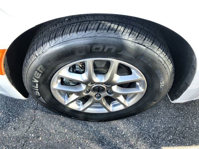 Used 2024 Chrysler Pacifica Touring-L image 10