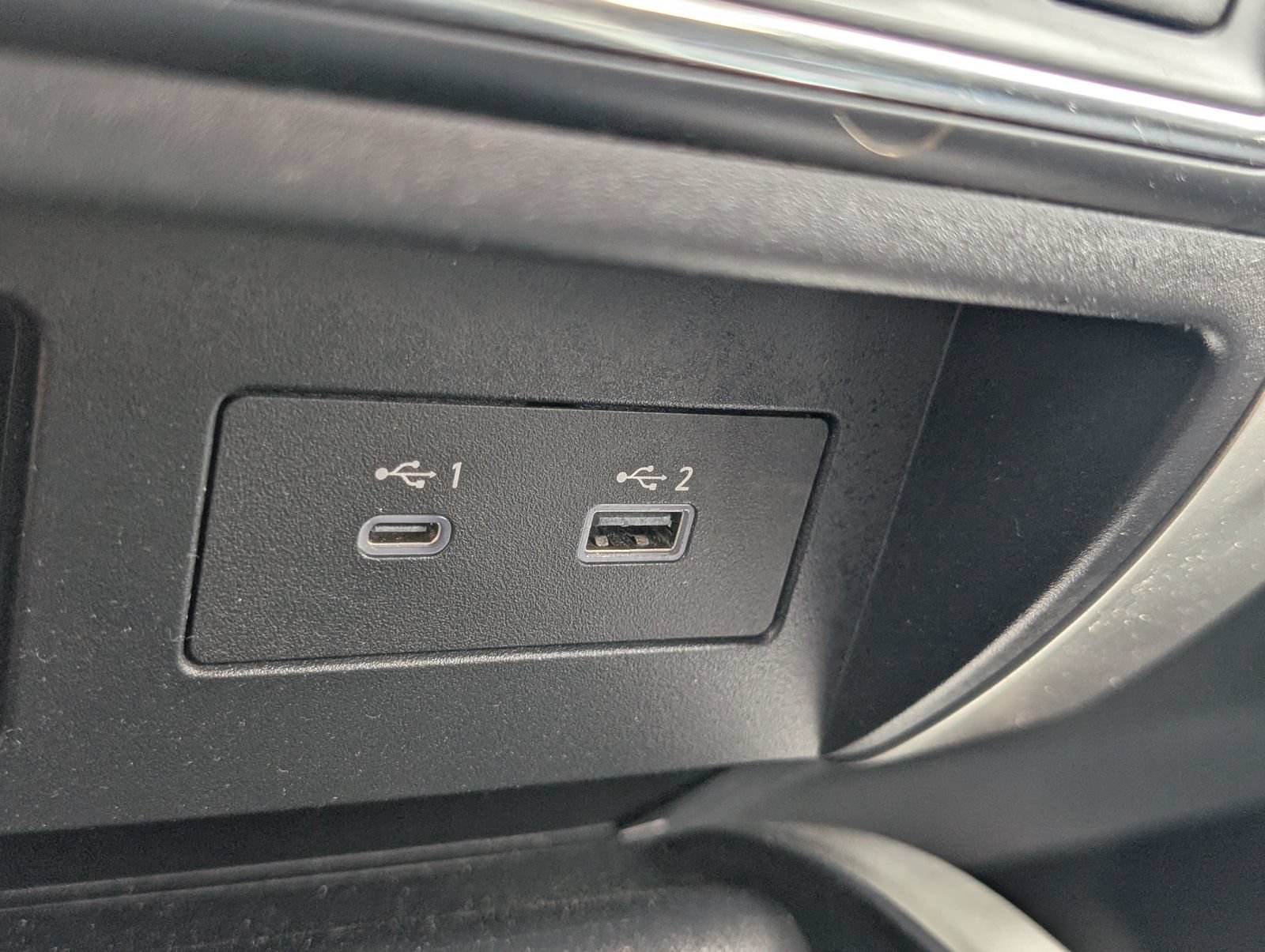 Used 2021 Nissan Titan SV w/ SV Convenience Package RWD image 25