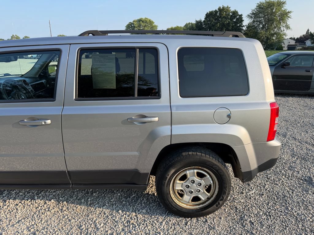 Used 2016 Jeep Patriot Sport w/ Power Value Group AWD/4WD image 29