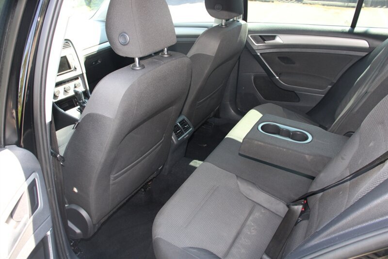 Used 2016 Volkswagen Golf S FWD image 15