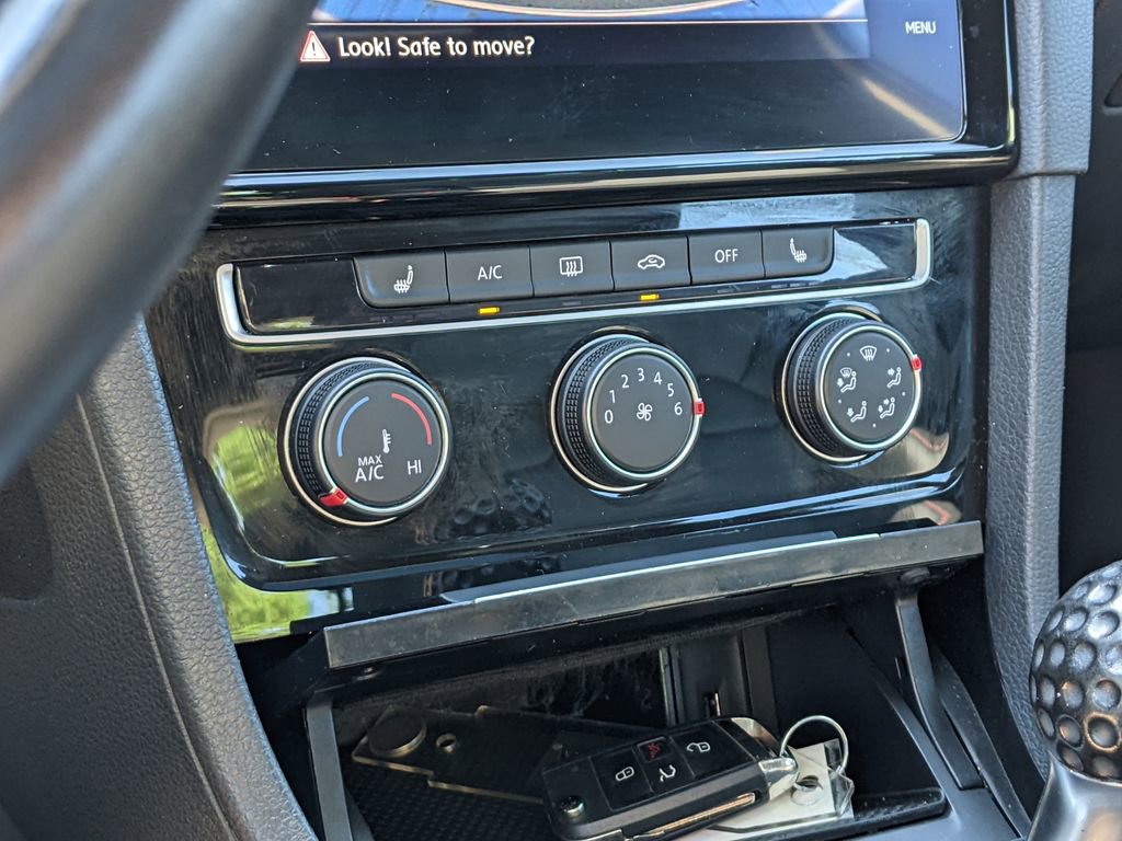 Used 2019 Volkswagen GTI SE w/ SE Experience Package image 17