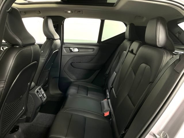 New 2026 Volvo XC40 B5 Plus w/ Protection Package Premier AWD/4WD image 39