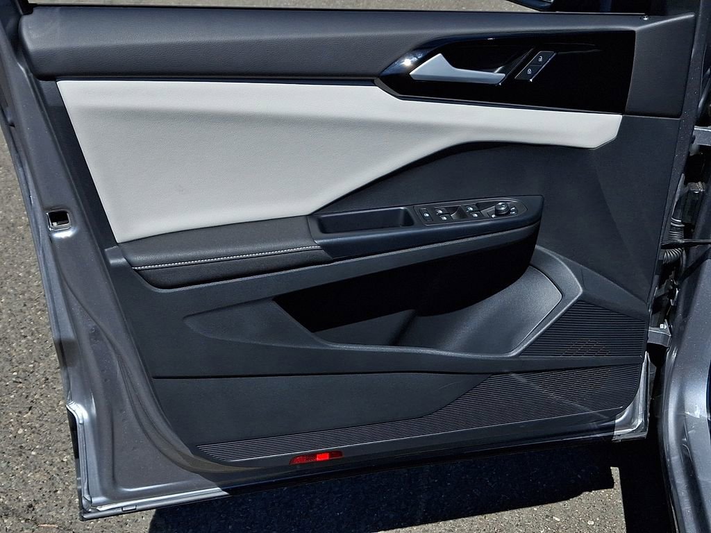 Certified 2025 Volkswagen Taos S image 12