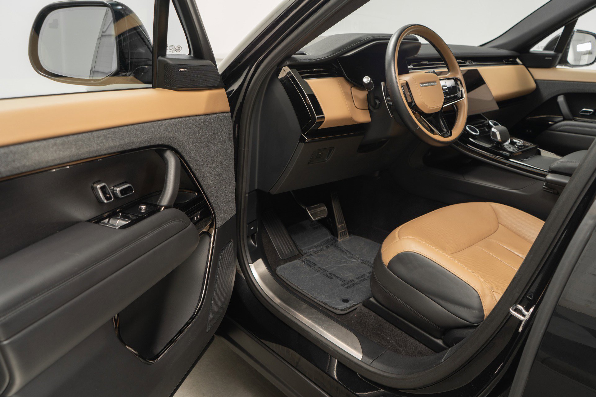 Used 2023 Land Rover Range Rover Sport SE Dynamic image 23