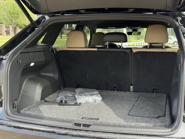 Used 2025 Volkswagen Atlas Cross Sport SE AWD/4WD image 33