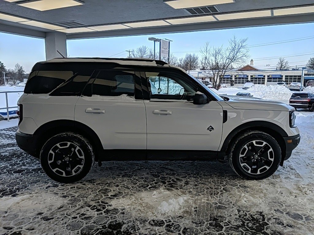 Used 2023 Ford Bronco Sport Outer Banks w/ Tech Package image 4