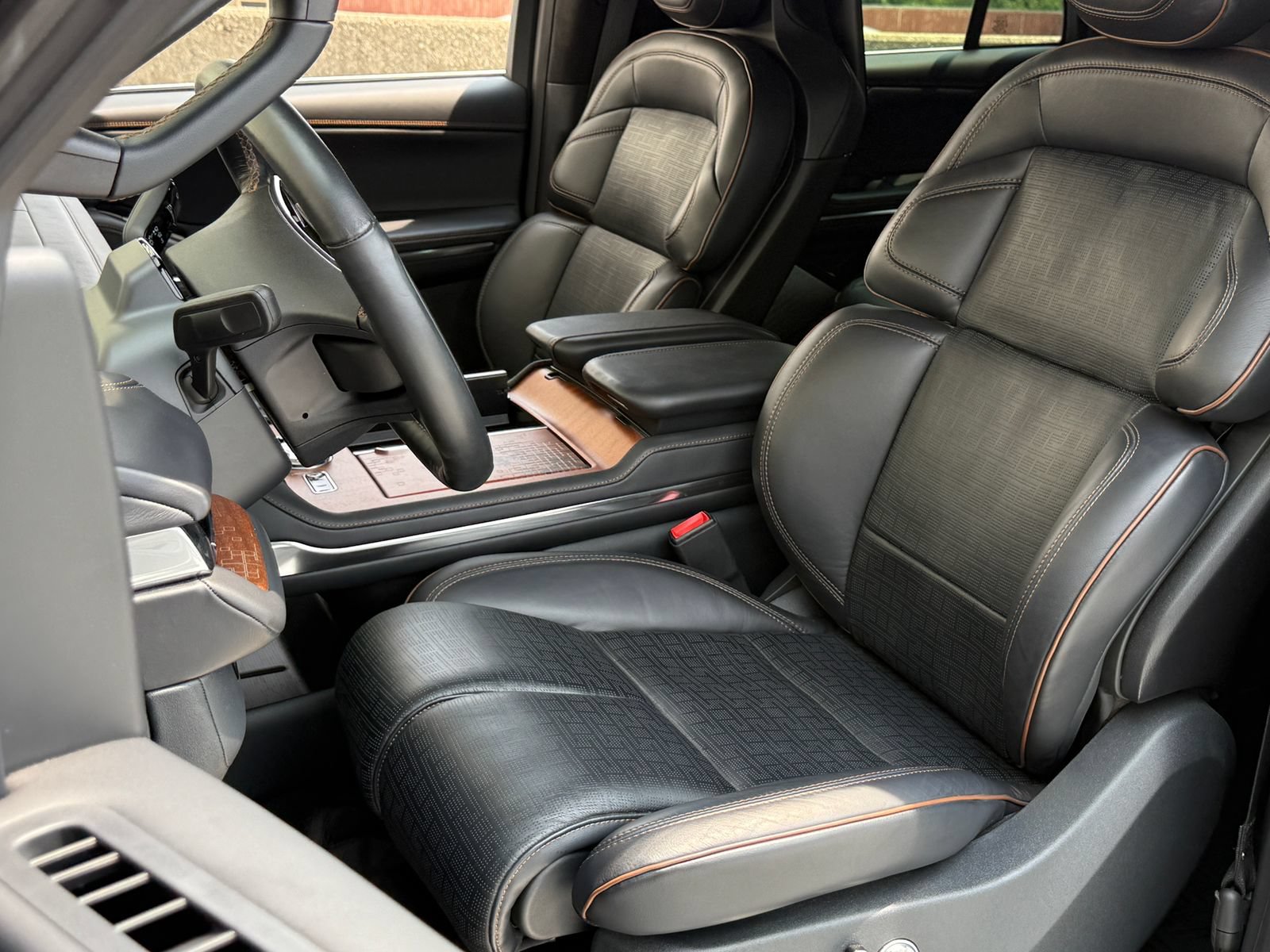Certified 2025 Lincoln Navigator L Black Label AWD/4WD image 34
