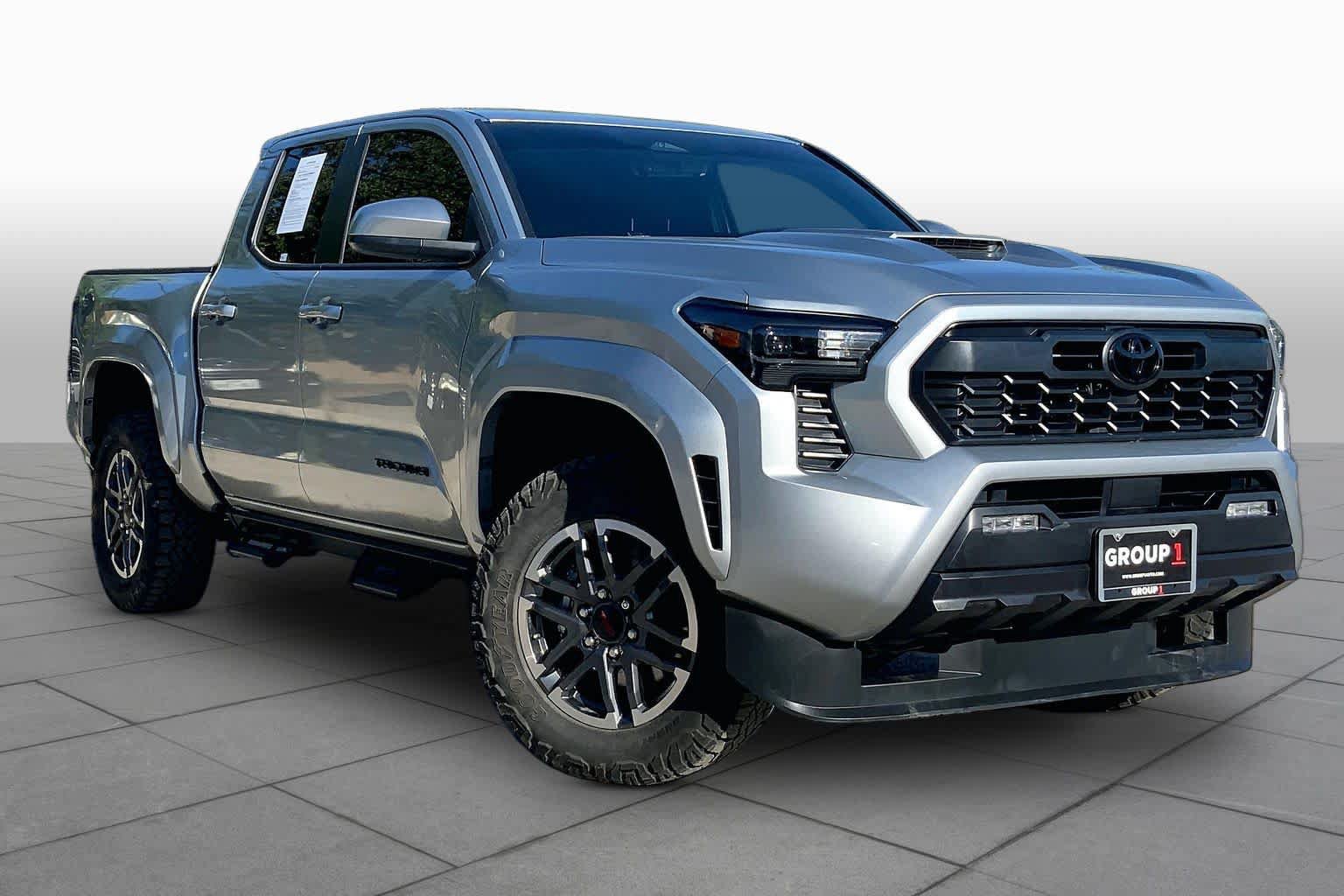 Used 2025 Toyota Tacoma TRD Sport AWD/4WD image 3