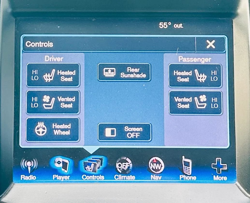 Used 2014 Chrysler 300 C RWD image 18