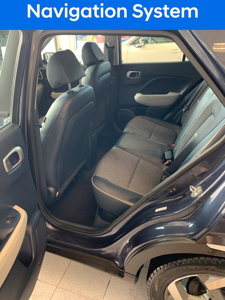 Certified 2022 Hyundai Venue Limited FWD image 7