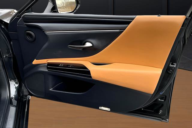 Used 2023 Lexus ES 350 w/ Accessory Package (Z2) image 21