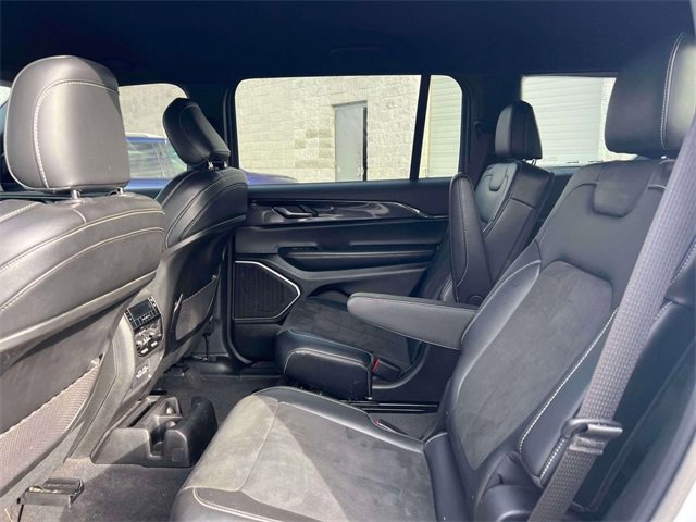 Used 2021 Jeep Grand Cherokee L Laredo image 13