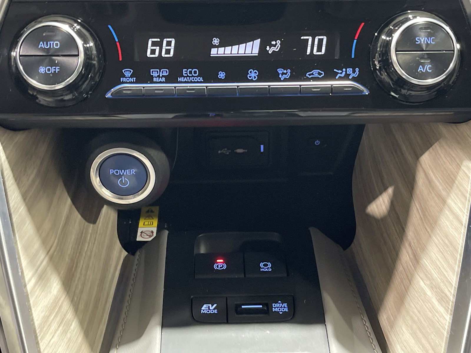 Used 2022 Toyota Venza XLE AWD/4WD image 24
