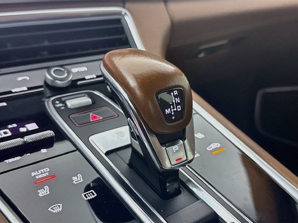Used 2018 Porsche Panamera 4S w/ Premium Package Plus AWD/4WD image 17