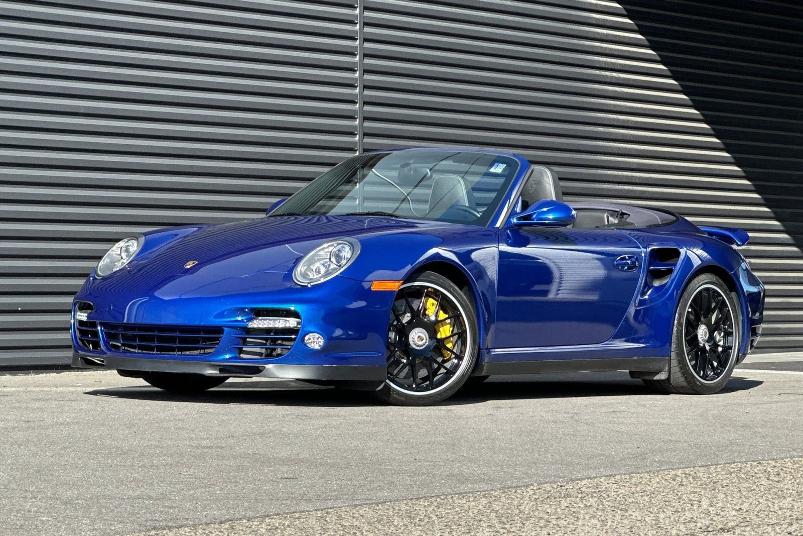 Used 2010 Porsche 911 Turbo image 1