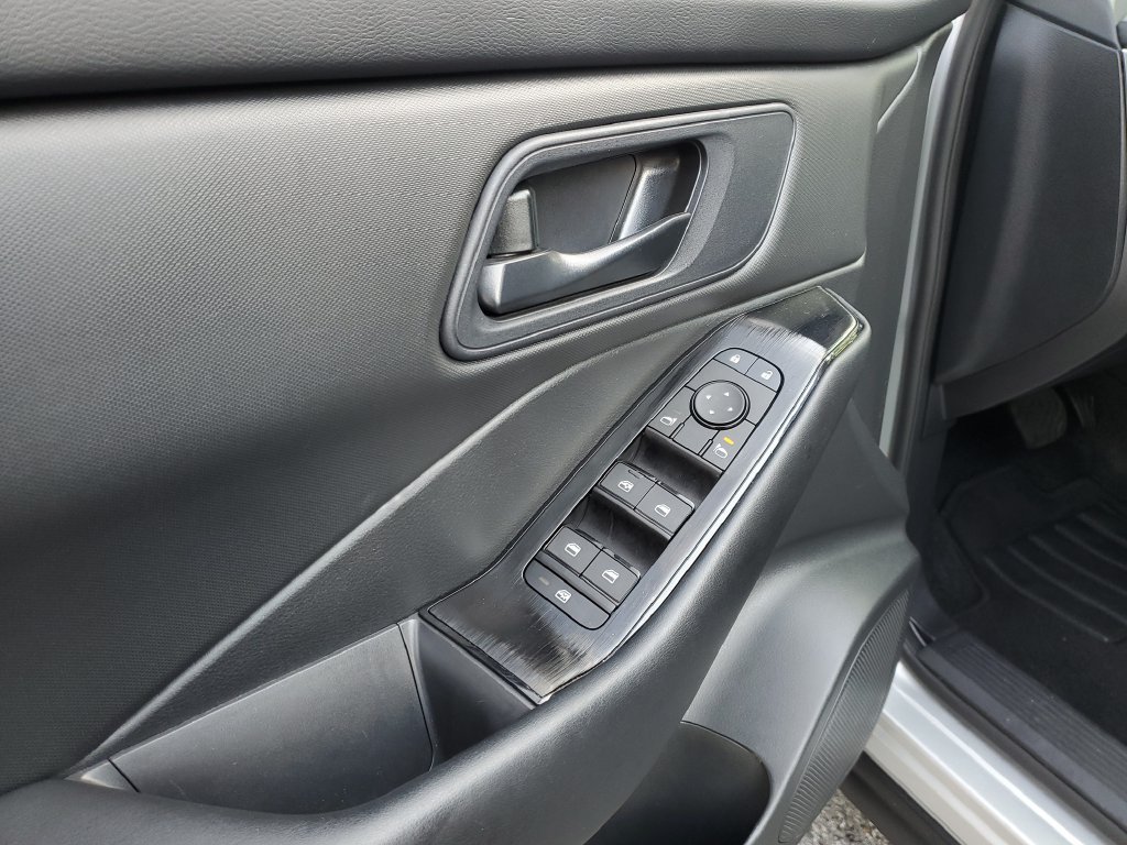 Certified 2025 Nissan Rogue S AWD/4WD image 15