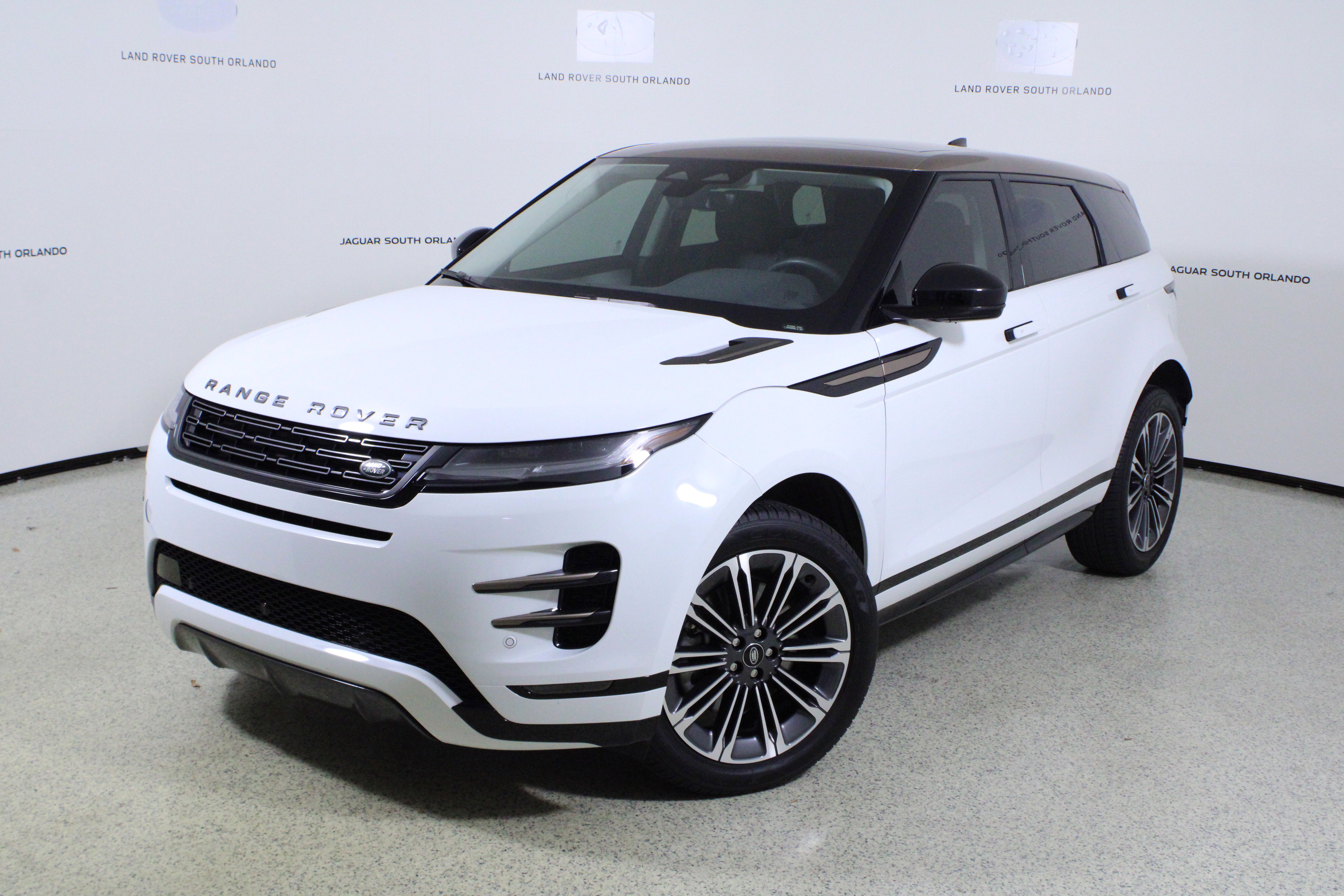 Used 2024 Land Rover Range Rover Evoque Dynamic SE