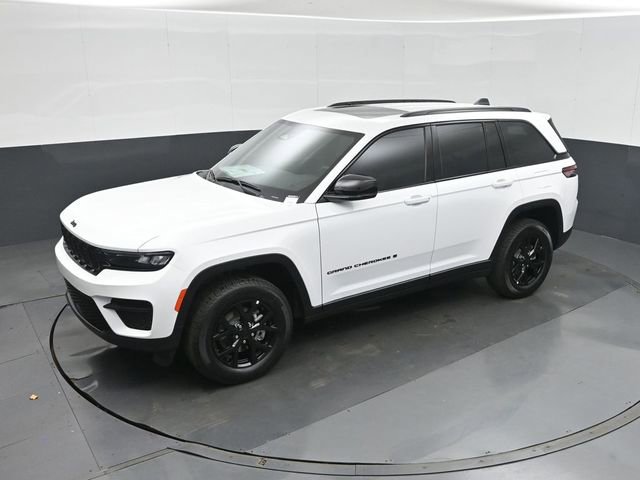 New 2025 Jeep Grand Cherokee Altitude image 25