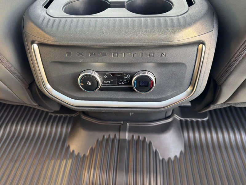 Used 2025 Ford Expedition Max Active image 18