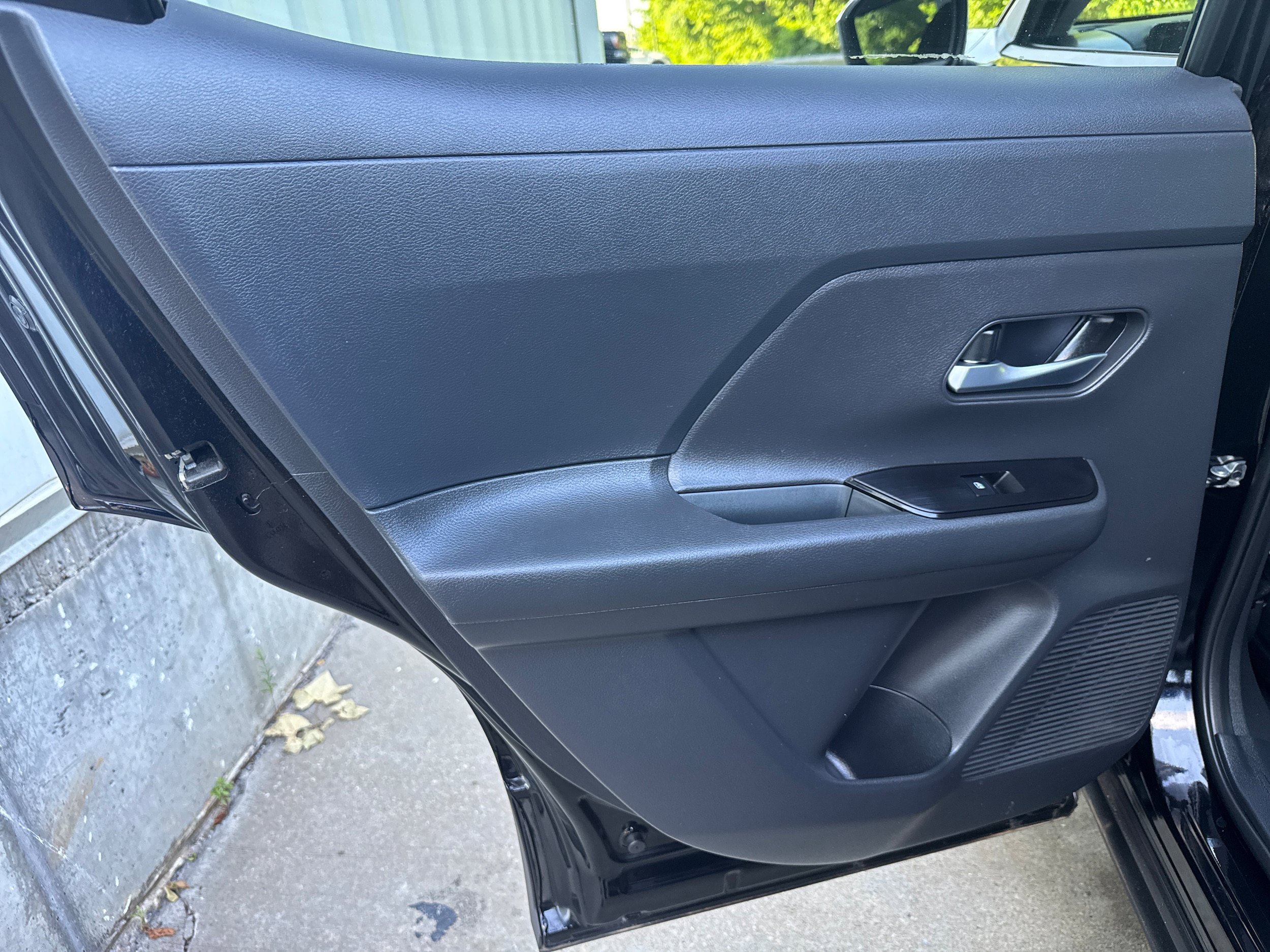Used 2025 Nissan Kicks SV FWD image 9