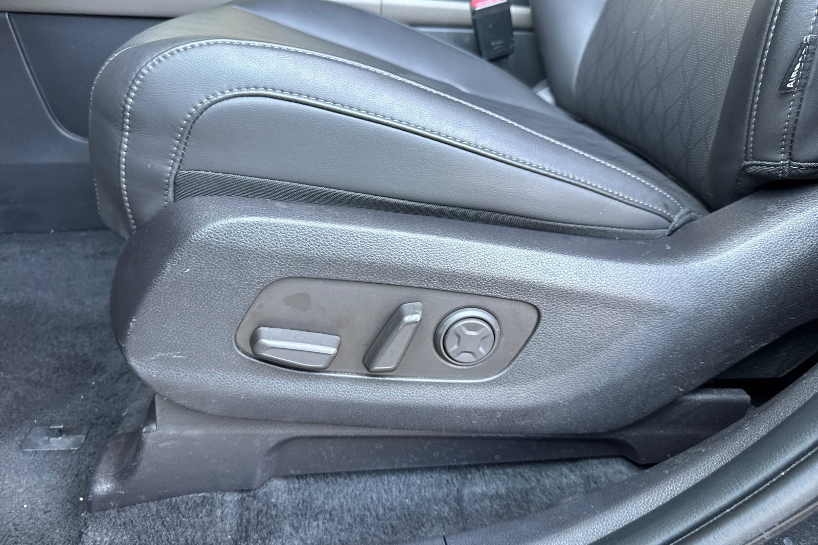 Used 2026 Kia Carnival FWD image 15