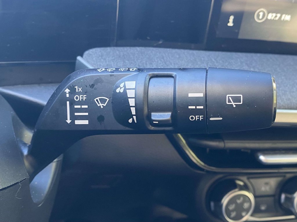 Used 2025 Nissan Kicks SV FWD image 20