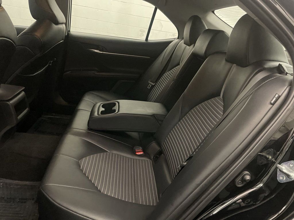 Used 2022 Toyota Camry SE w/ Convenience Package image 18