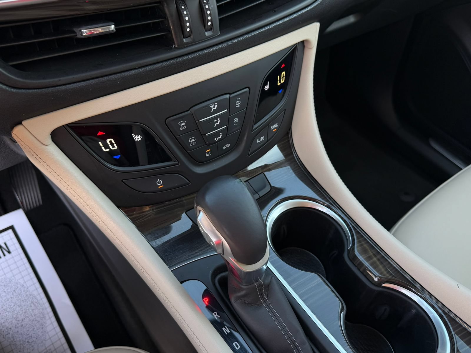Used 2020 Buick Envision Essence FWD image 17