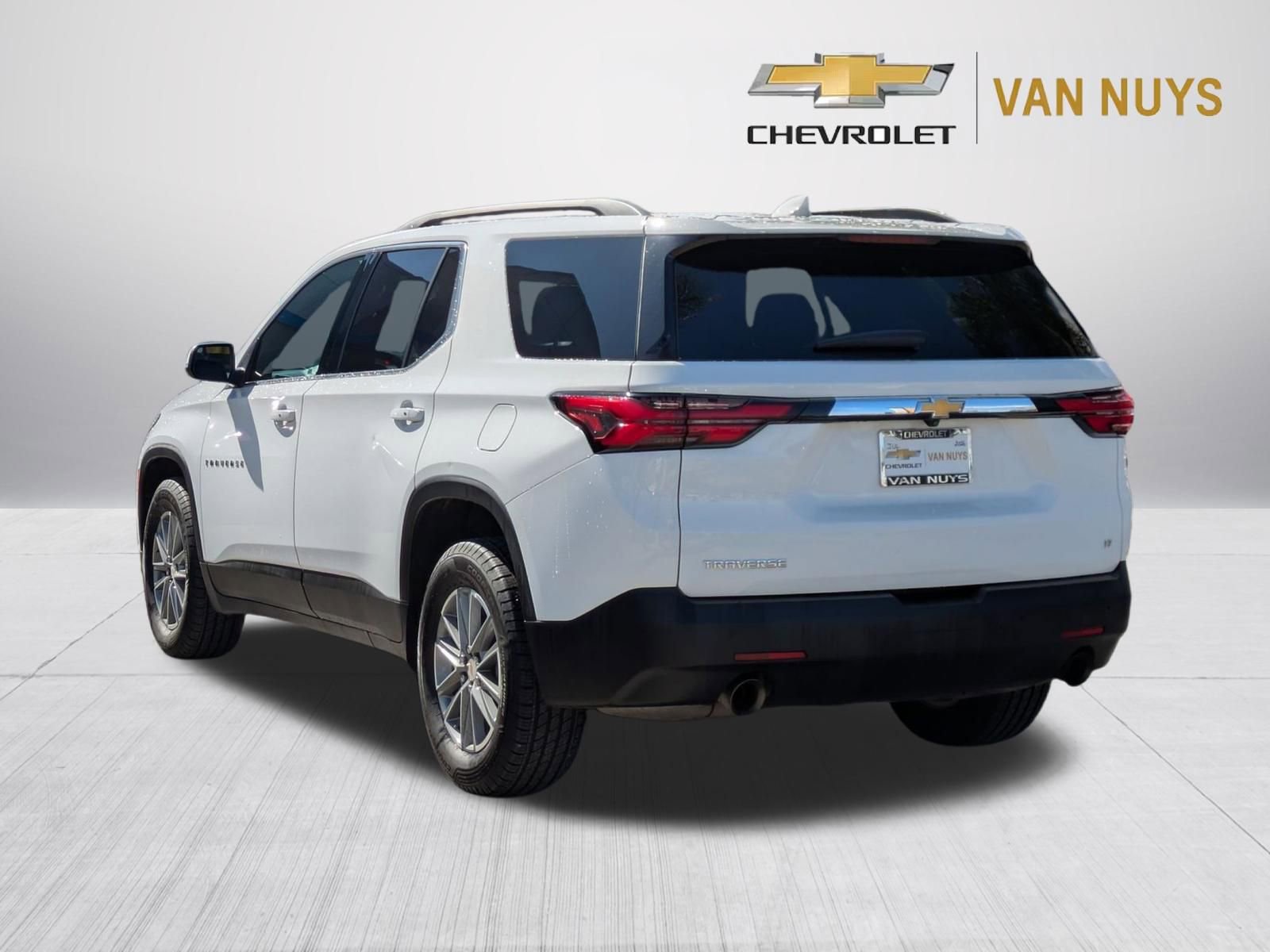 Used 2023 Chevrolet Traverse LT FWD image 7