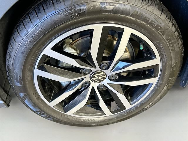 Used 2025 Volkswagen Jetta SE FWD image 12