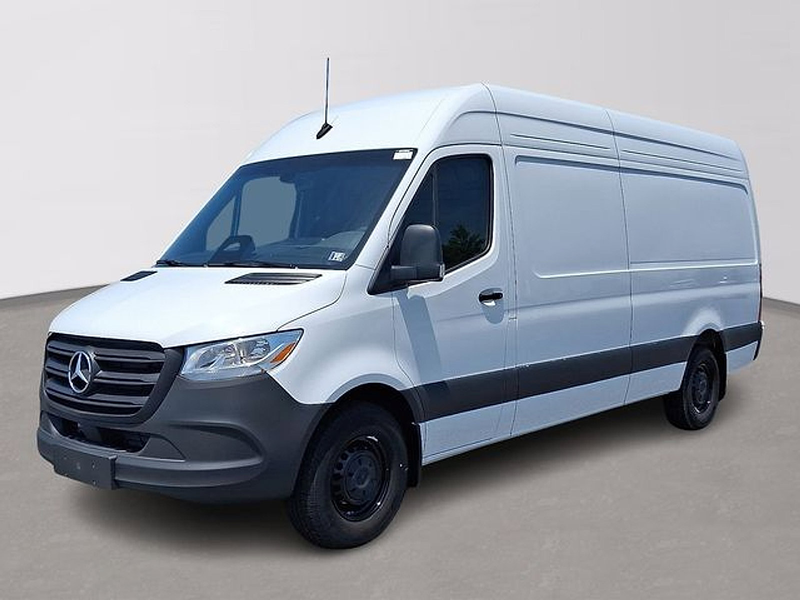 Used 2025 Mercedes-Benz Sprinter 2500 image 1