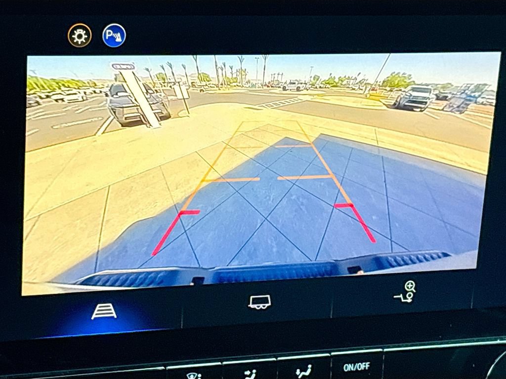 Used 2025 Chevrolet Colorado Trail Boss AWD/4WD image 15