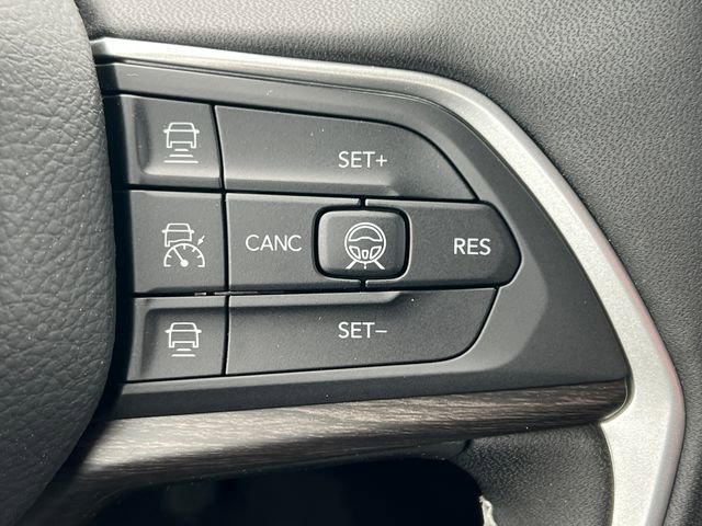 New 2026 Jeep Grand Cherokee Altitude image 18