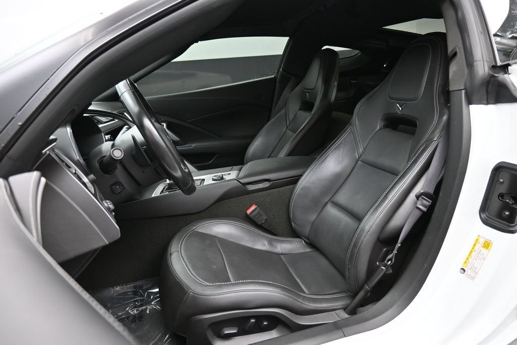 Used 2018 Chevrolet Corvette Stingray Coupe RWD image 22