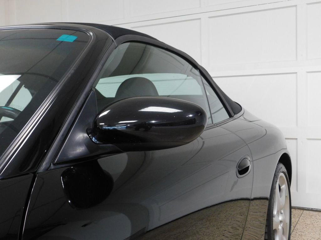 Used 2004 Porsche 911 Carrera RWD image 31