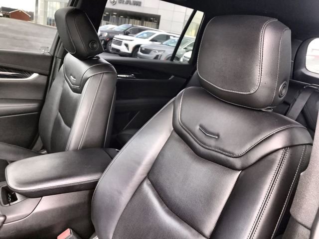 Used 2023 Cadillac XT6 Premium Luxury image 11