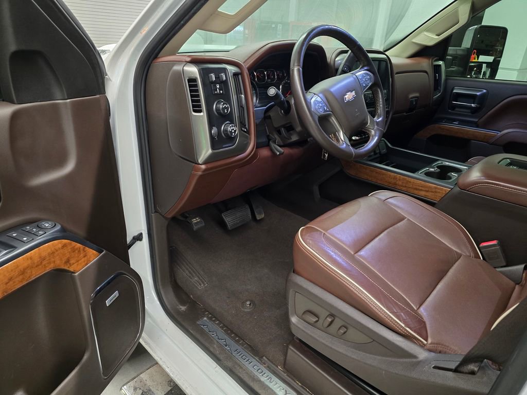 Used 2019 Chevrolet Silverado 2500 High Country w/ Duramax Plus Package image 19