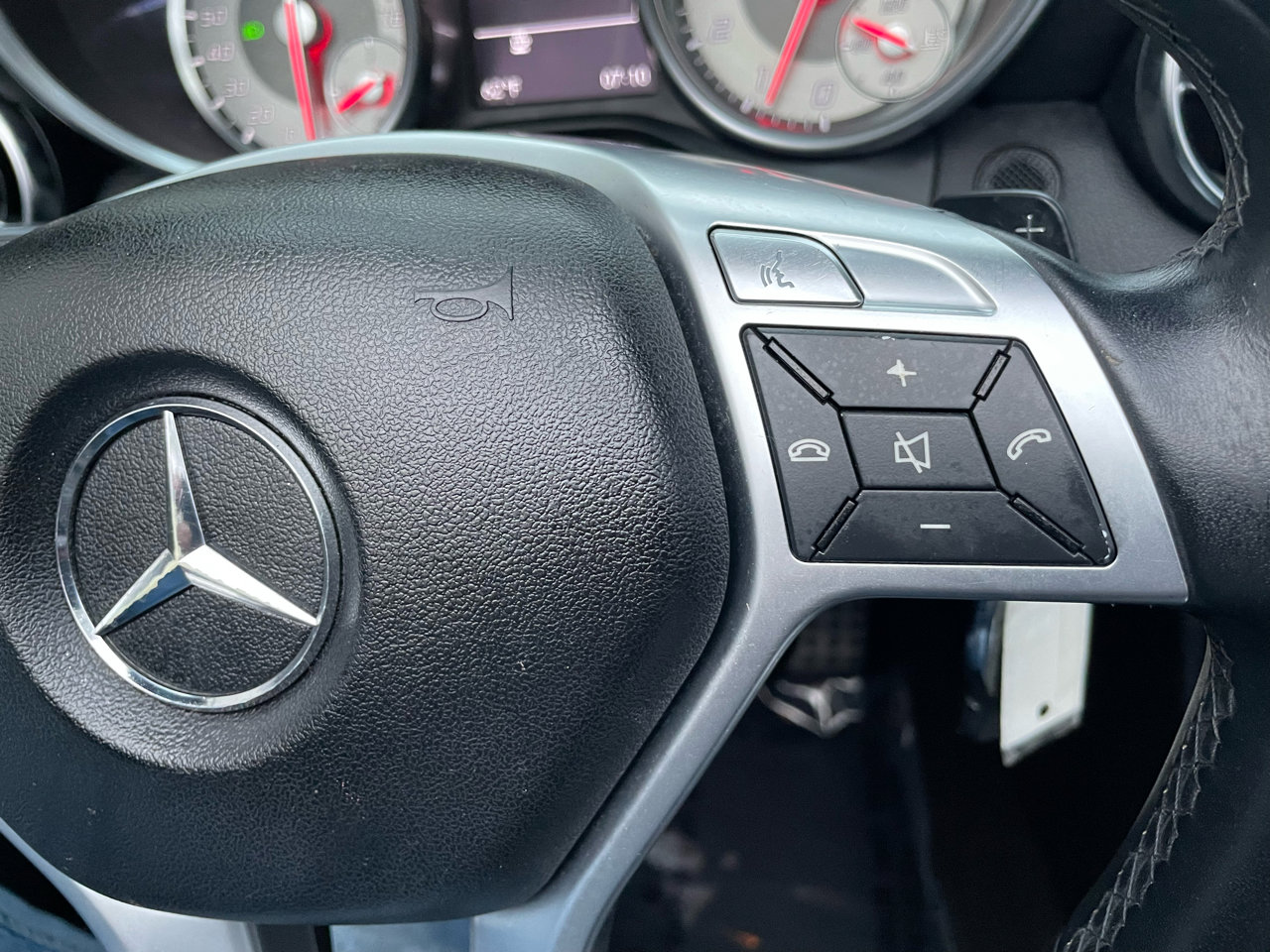 Used 2013 Mercedes-Benz SLK 250 image 24