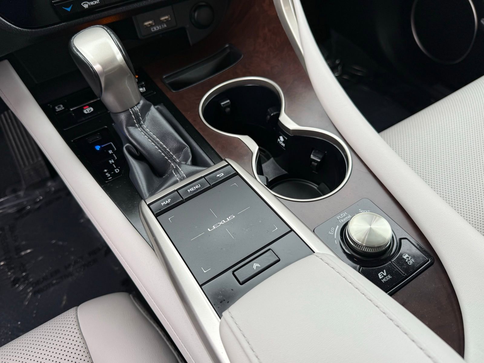 Used 2020 Lexus RX 450h AWD w/ Premium Package image 27